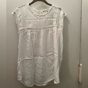 Daniel Rainn Lace detail short sleeve blouse